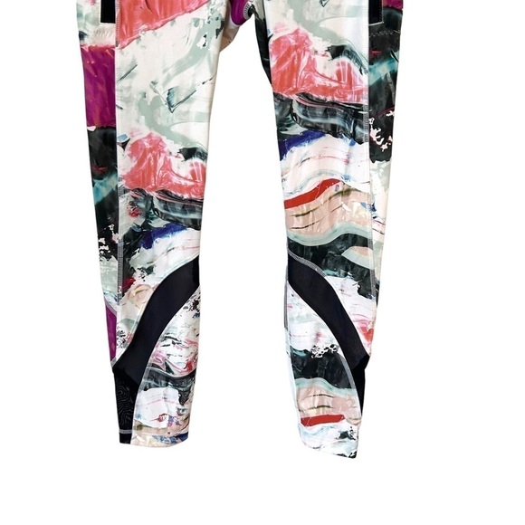 LULULEMON Inspire Tight II *Full-On Luxtreme (Mesh)
Pigment Wave Multi / Black - Picture 11 of 16